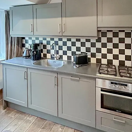 Beautiful In Hippolythushoef *