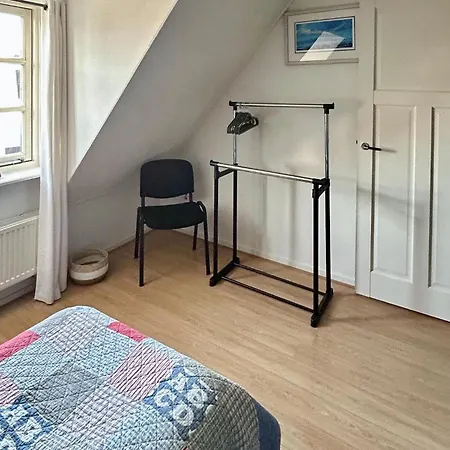 Apartment 3 Bedroom Beautiful In Hippolythushoef