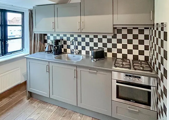 Beautiful In Hippolythushoef *